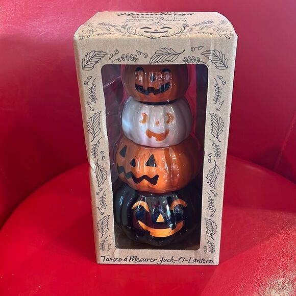 Other - NIB Jack-O-Lantern measuring cups